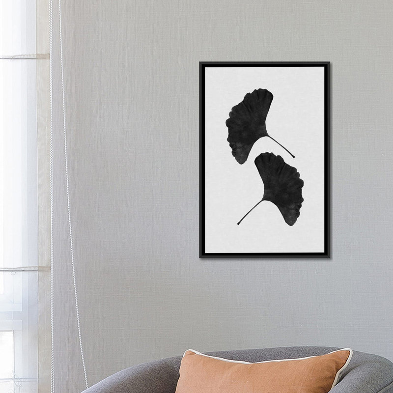 «Ginkgo Leaf II», reproduction d'art sur toile tendue en noir, H 26 po x l 18 po x P 1,5 po, Toile avec cadre noir
