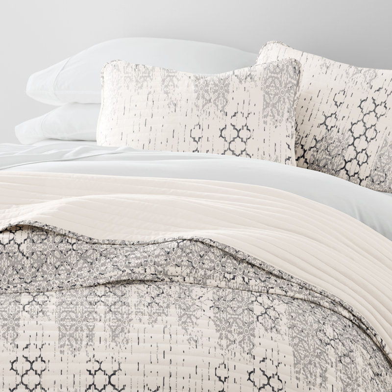 Light Gray Twin Reversible Microfiber Quilt Set with Shams