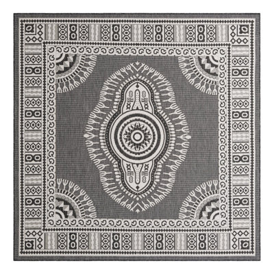 Indoor/Outdoor Traditional Area Rug