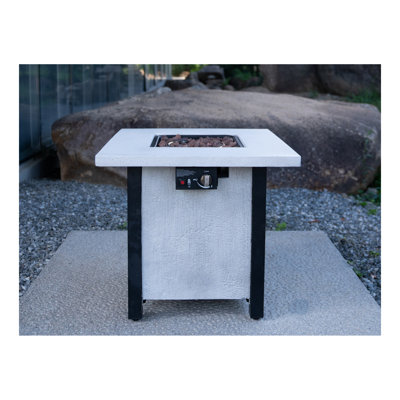Foyer de table d'extérieur au gaz propane de 25 po de hauteur - 50 000 BTU Processus de sculpture résistant aux températures élevées pour des matériaux écologiques avec l'effet du grain de charbon