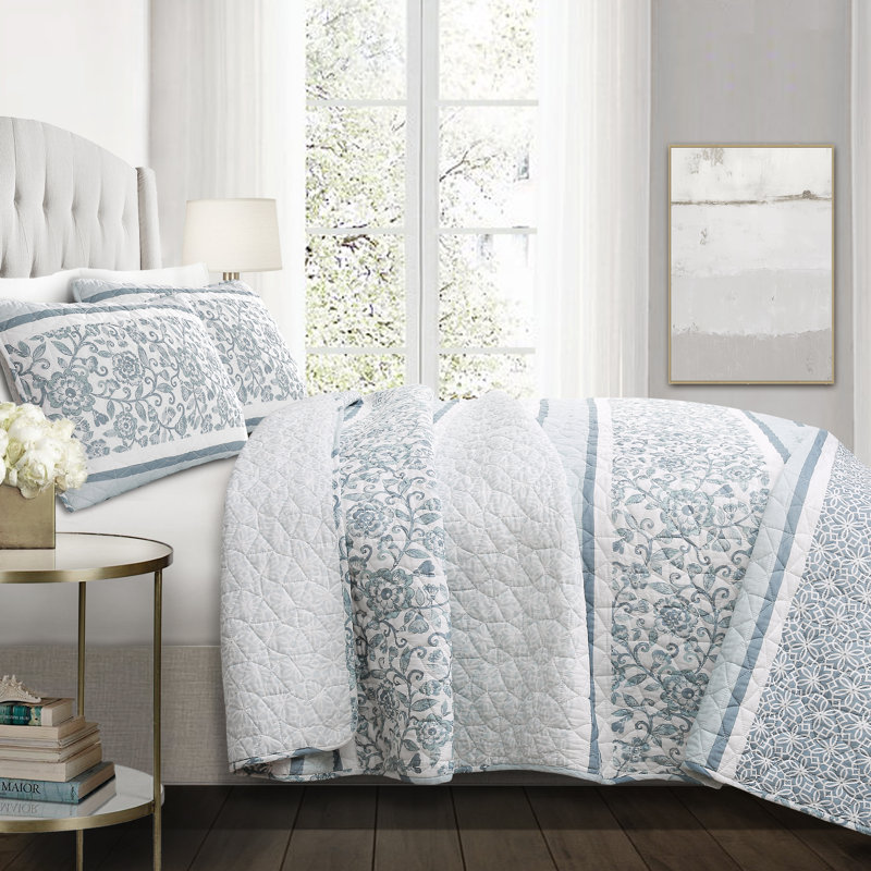 Blue Cotton Reversible Full/Queen Quilt Set with Shams