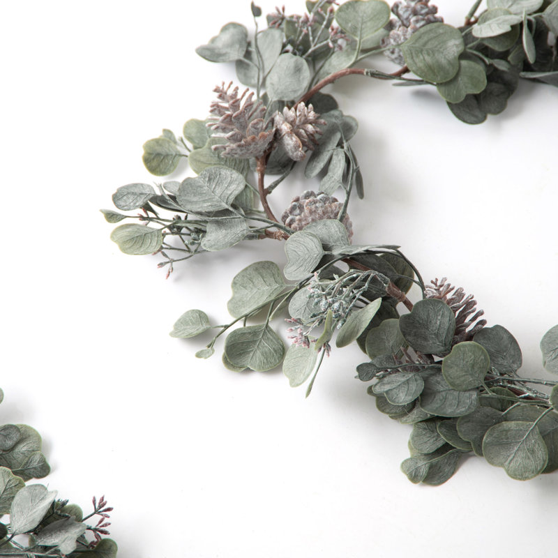Chemin de table en fausse guirlande de Noël en forme d'eucalyptus vert et argent