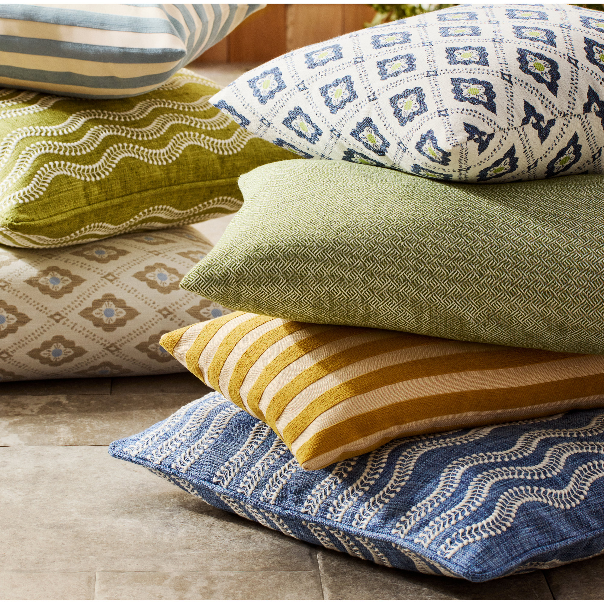 Scout Embroidered Indoor/Outdoor Pillow Cover, Green