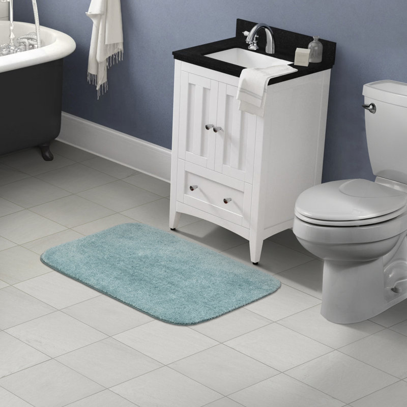 Mccluney Soft Nylon Machine Washable Non- Slip Bath Rug/Mat, Sea Foam, 30" W x 50" L
