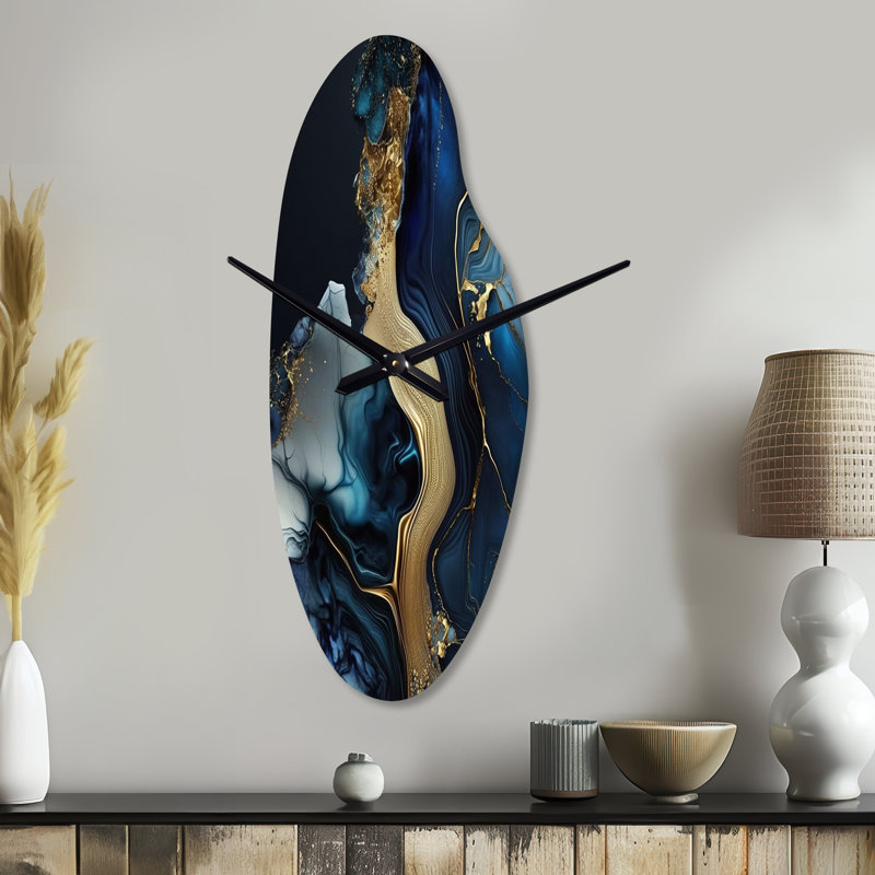 Abstrait géométrique en marbre doré et bleu - horloges asymétriques en métal et horloge murale incurvée, Grand