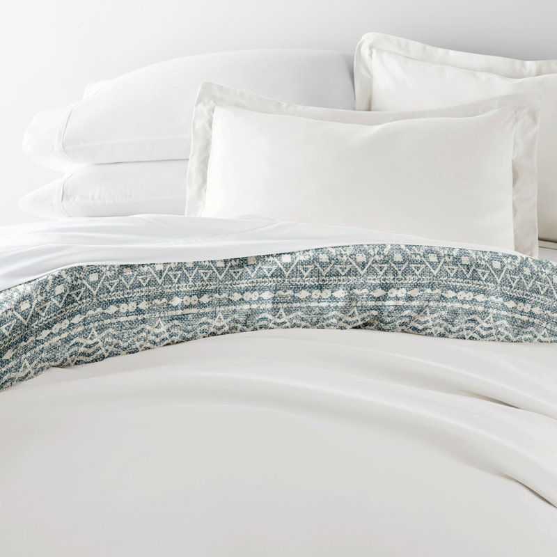Navy and White Geometric Print King/CalKing Duvet Cover Set