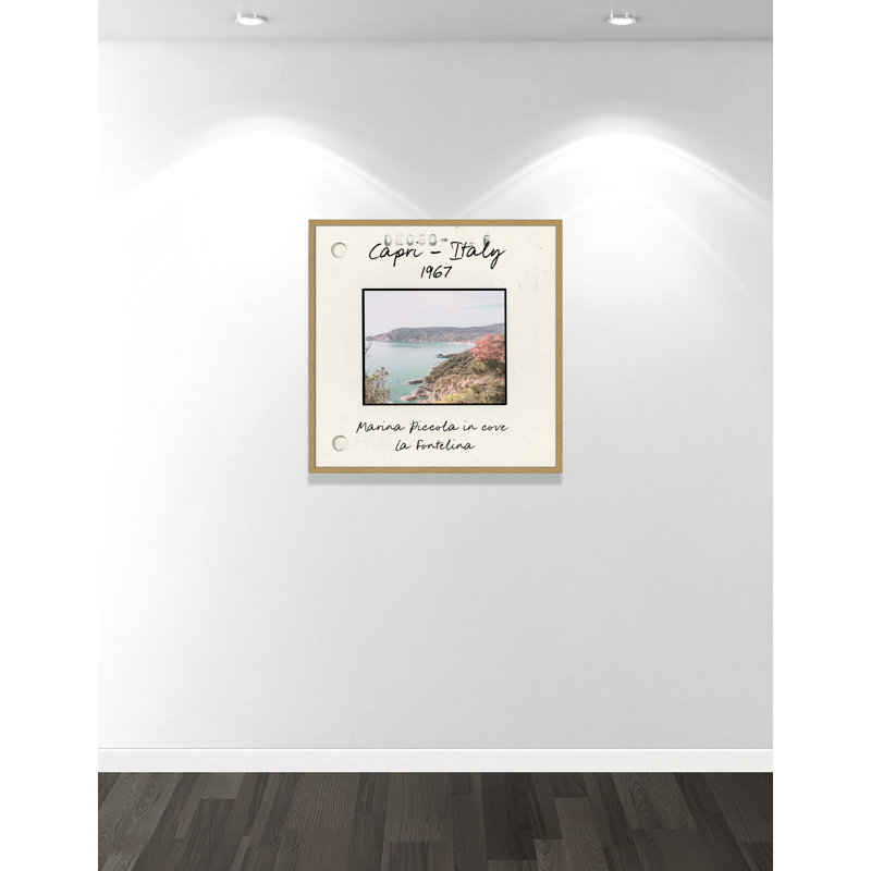 Capri Italie - Marina Picolla dans La Fontalina, par Susan Jill, Papier avec cadre naturel naturel