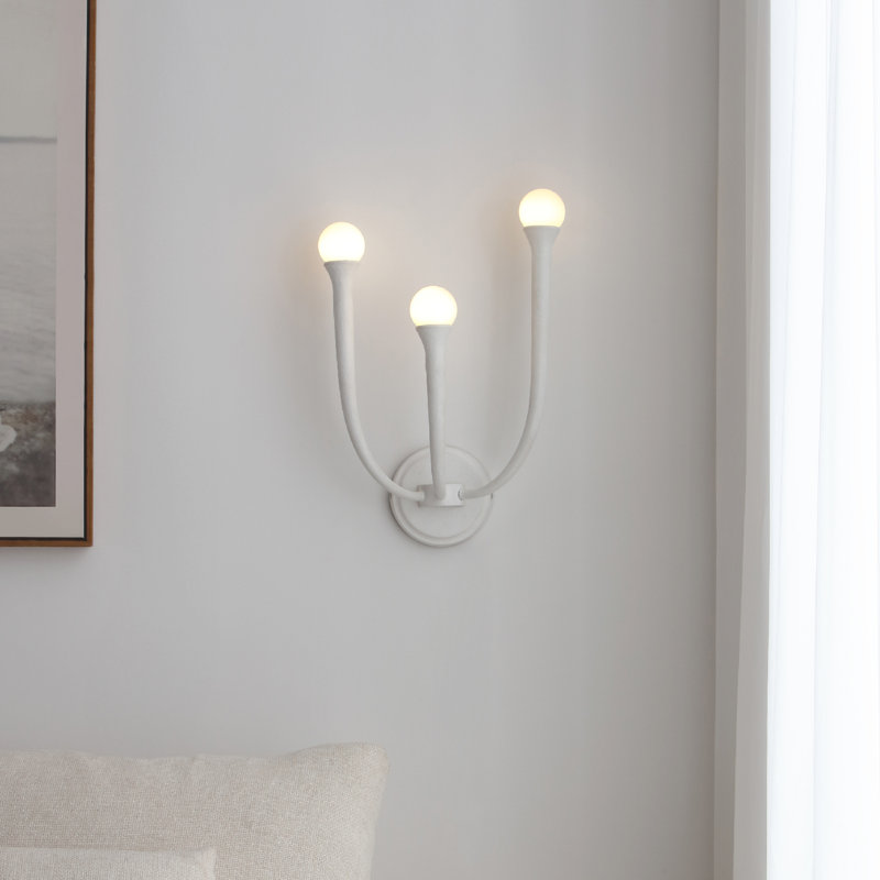 Applique murale blanche matte à 3 lumières VidaLite Breeze, lampe de style bord de mer moderne avec abat-jour en verre blanc opale, ampoules DEL G9 incluses, conception texturée unique
