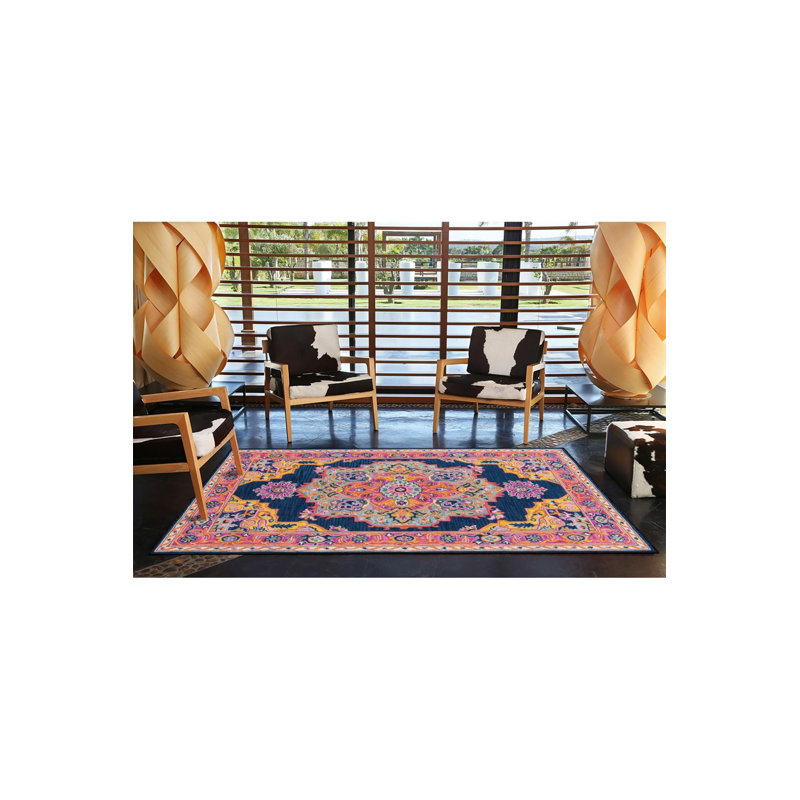 Tapis rose lavable à la machine à motif géométrique et traditionnel, Sous-tapis rectangulaire 4 pi 7 po x 6 pi 7 po inc