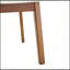 Élégantes chaises de salle à manger en bois massif de noyer avec coussins en polyuréthane blanc et dossiers évidés pour plus de confort et d'élégance-984552006