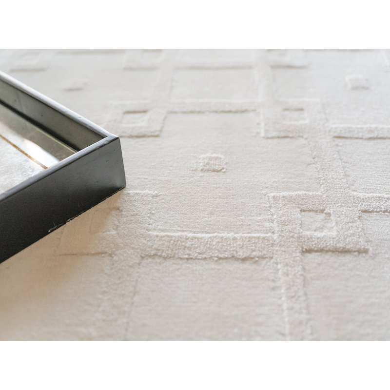 Camora Modern Handmade Silky Nylon White Area Rug, Rectangle 10' x 14'