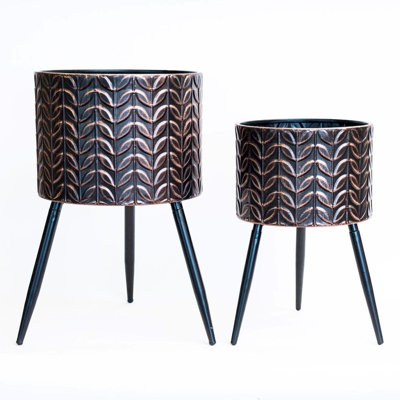 Eriq Metal Pot Planter