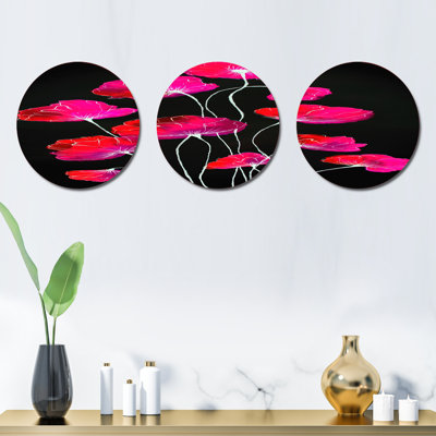 Modern Abstract Wall Decor on Metal