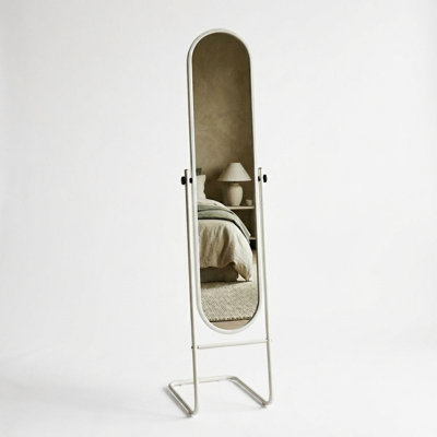 Harbour Housewares Round Full-Length Mirror - Freestanding Mirror for Bedrooms & Hallways
