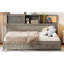 Lit de jour en bois avec 3 tiroirs de rangement, tableau souple supérieur, tablette et ensemble de prises et ports USB-920700176