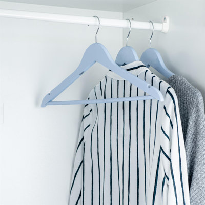 Harbour Housewares - Wooden Coat Hanger