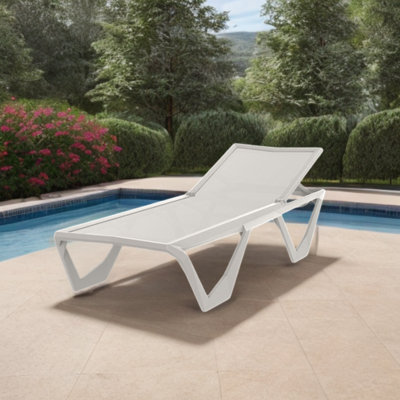 Chaise longue d'extérieur ajustable