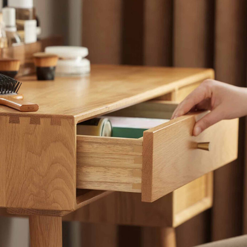 Petite table de maquillage de style européen