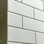 Panneaux muraux de douche WOODBRIDGE en surface solide, 3 pièces, à coller, dimensions : 152,4 cm (L) x 91,4 cm (P) x 190,5 cm (H). Ajustables, installation rapide, épaisseur : 3,5 mm, blanc mat, joint gris foncé, motif de carreaux texturés, WWH-603675-S-M-135966732