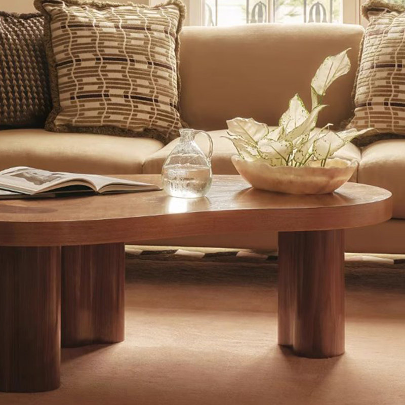 Table basse en bois au design unique