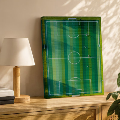 Reproduction d'art sur toile, une vue aérienne vibrante d'un terrain de soccer bien entretenu mettant en vedette de l'herbe verte luxuriante avec une texture riche