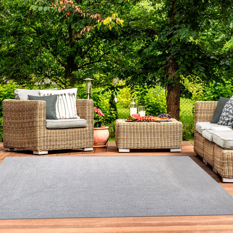 Tapis intérieur / extérieur gris tressé Neufeld, Rectangle 4 pi x 6 pi