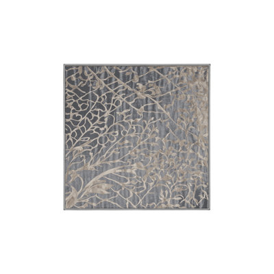 Tapis gris soyeux et moelleux