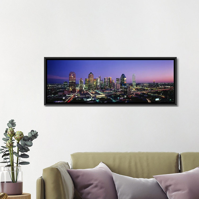 Nightdallas, texas, états-unis-impression sur toile tendue, H 12 po x l 36 po x P 1,5 po, Toile avec cadre noir