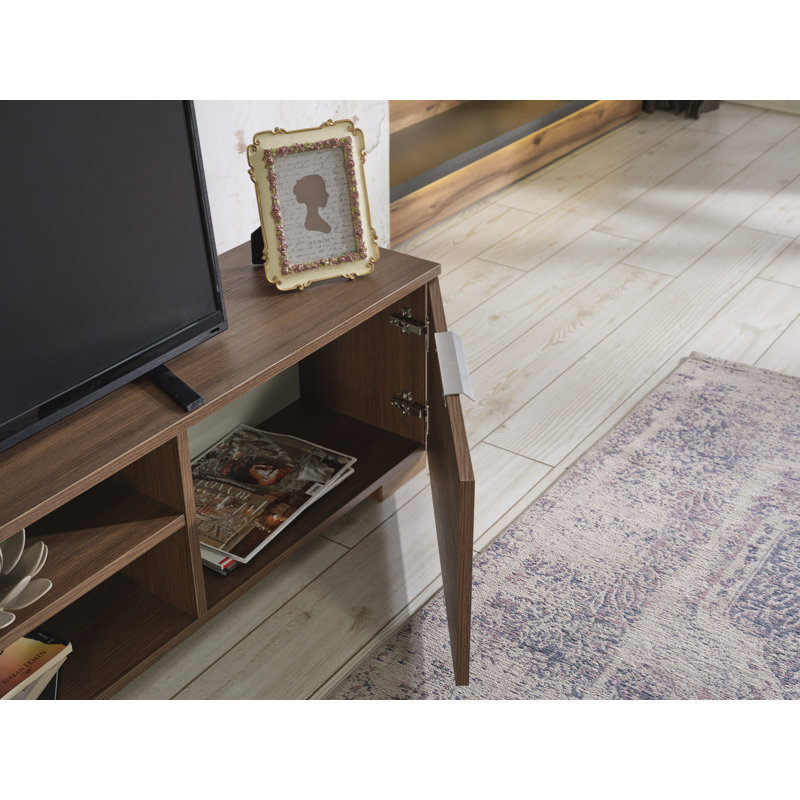 Meuble télé élégant et fonctionnel pour un salon moderne