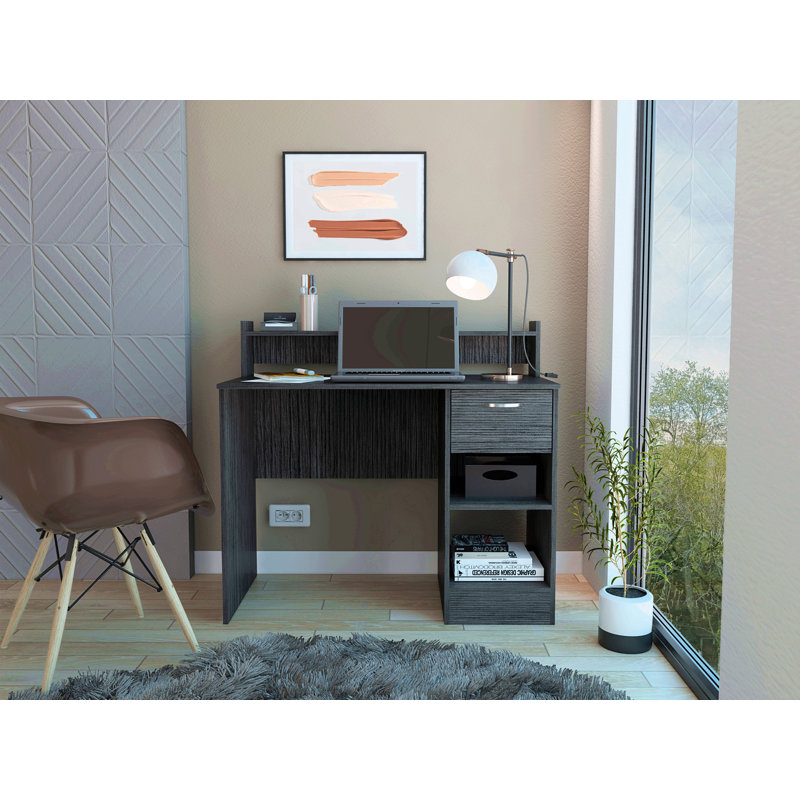Bureau d'ordinateur Manaos, plusieurs tablettes, un tiroir