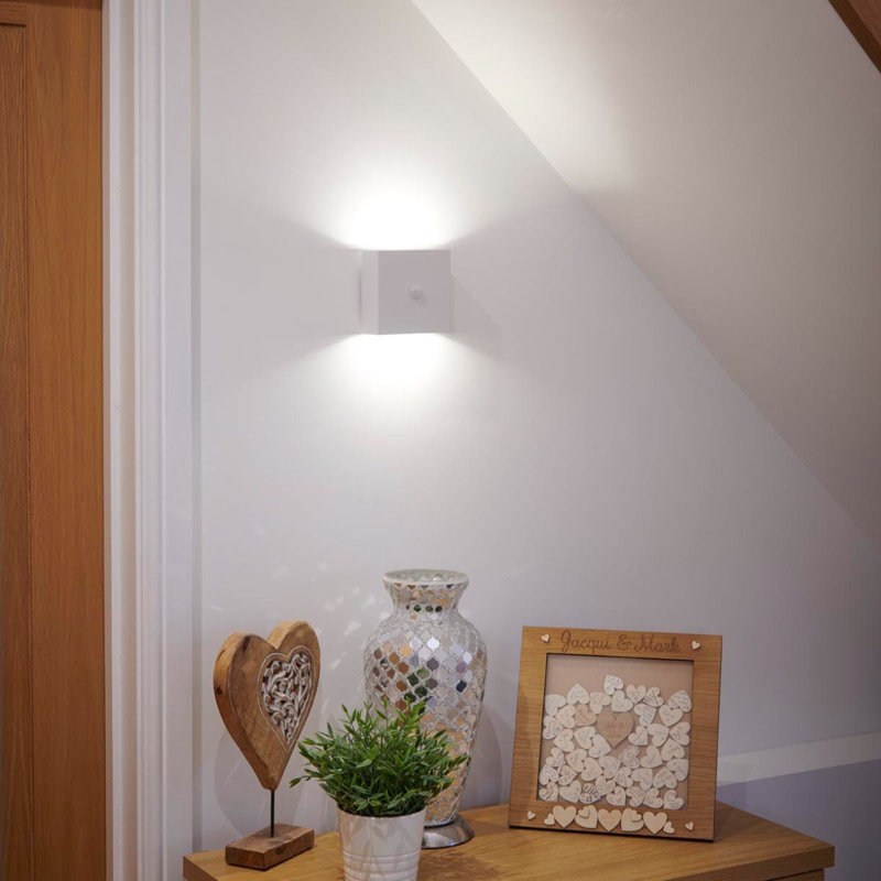 Aluminum LED Flush Mounted Sconce, White