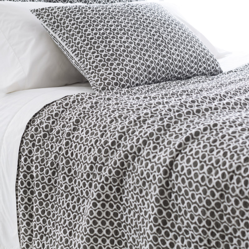 Tyler Quilt Set