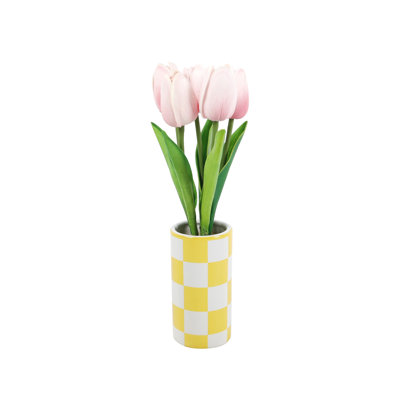 Arrangement de tulipes dans un vase