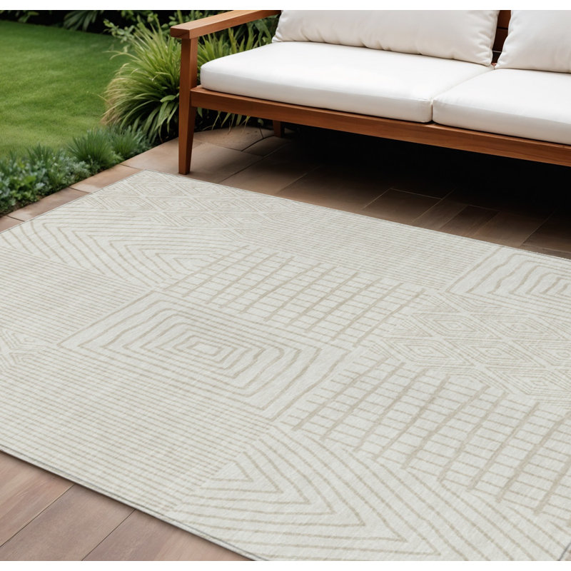Tapis intérieur / extérieur ivoire et beige géométrique lavable HomeRoots 8 pi x 10 pi