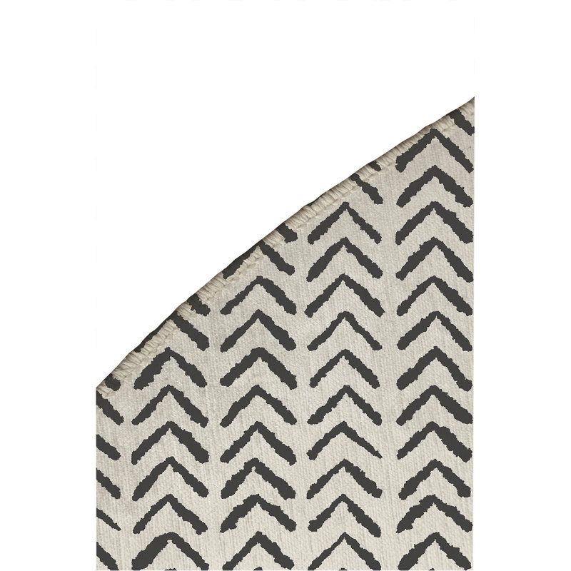 Tribe Way Non-Slip Outdoor Rug, Round 5'