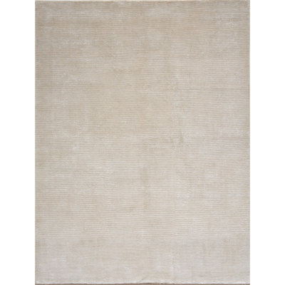 Area Rug in Ivory/Gray