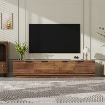 Meuble télé avec 4 portes cannelées