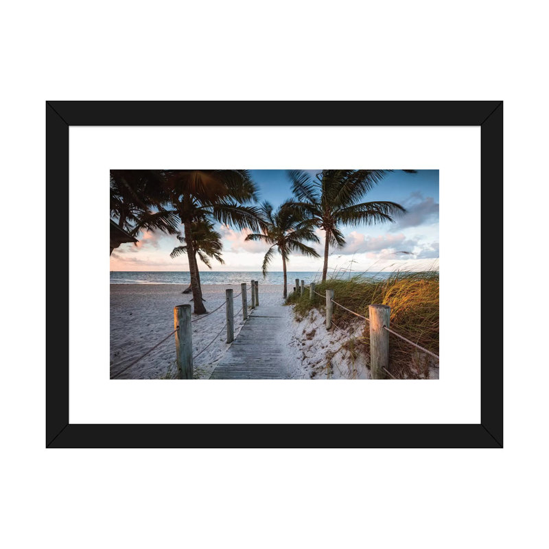 «Beach Sunrise, Key West I» par Matteo Colombo - reproduction de photo, H 24 po x l 32 po x P 1 po, Papier encadré noir