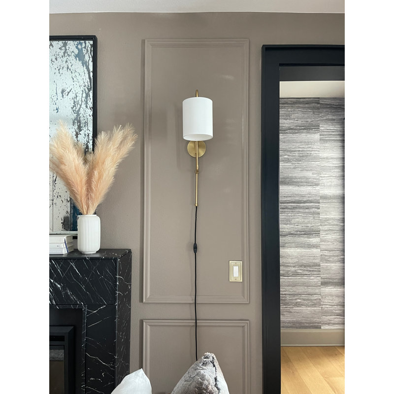 Nolah Plug-in Wallchiere, Aged Brass