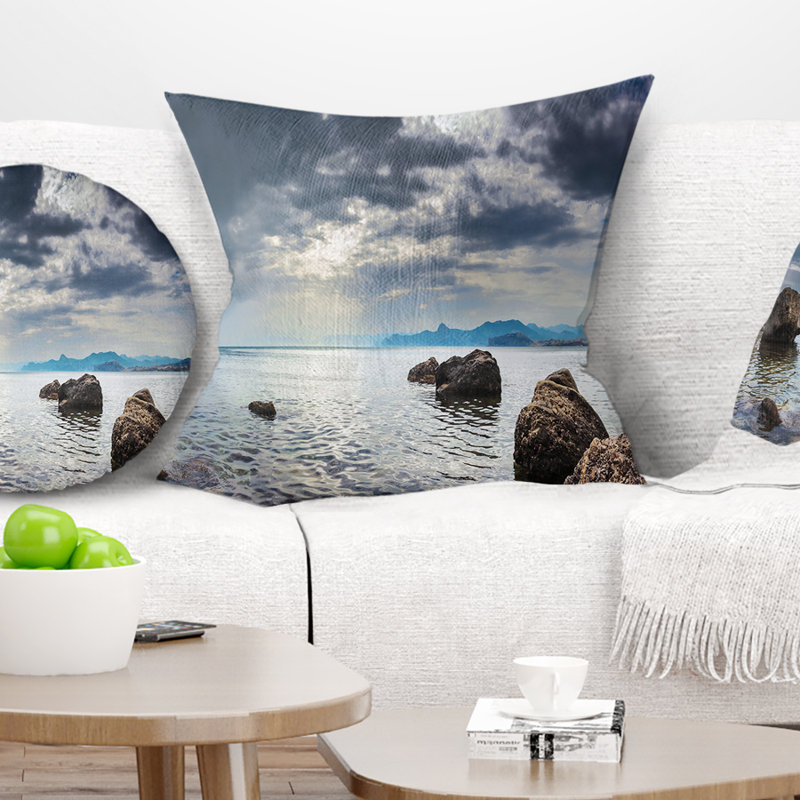 Coussin lombaire en mer mer en mer mer dans un panorama à pied de crimée, Square 16" x 16"