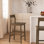 Tabouret de comptoir en bois massif avec repose-pieds