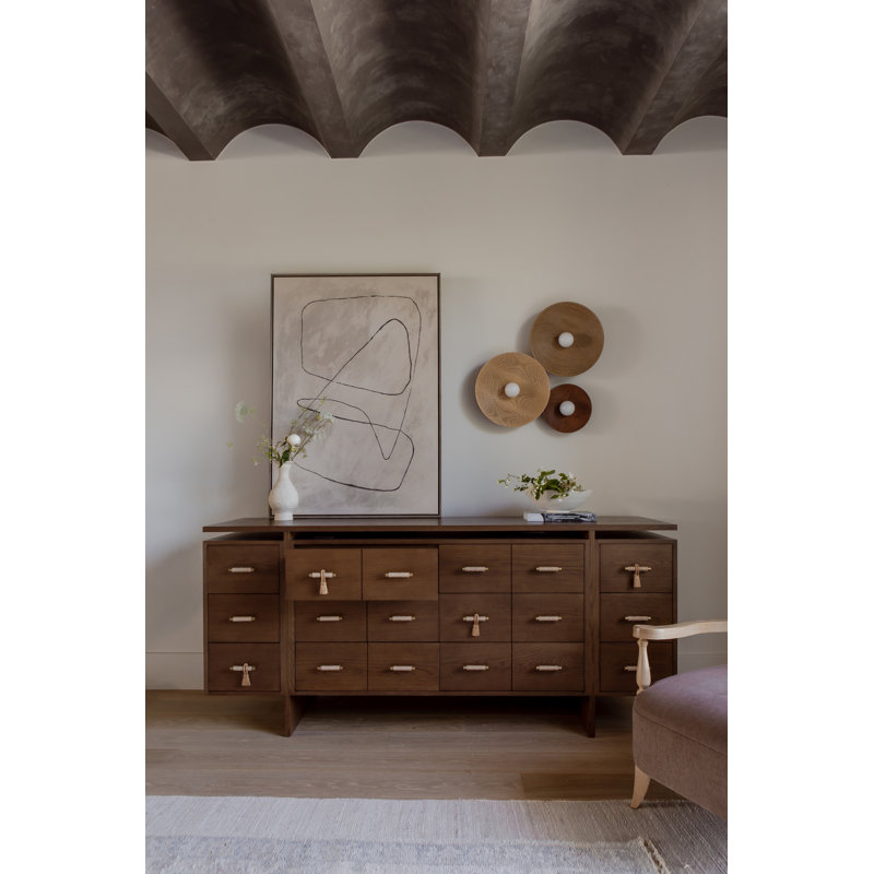 Amaryllis Dresser
