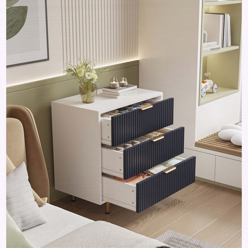 Commode 3 tiroirs cannelée avec dessus large