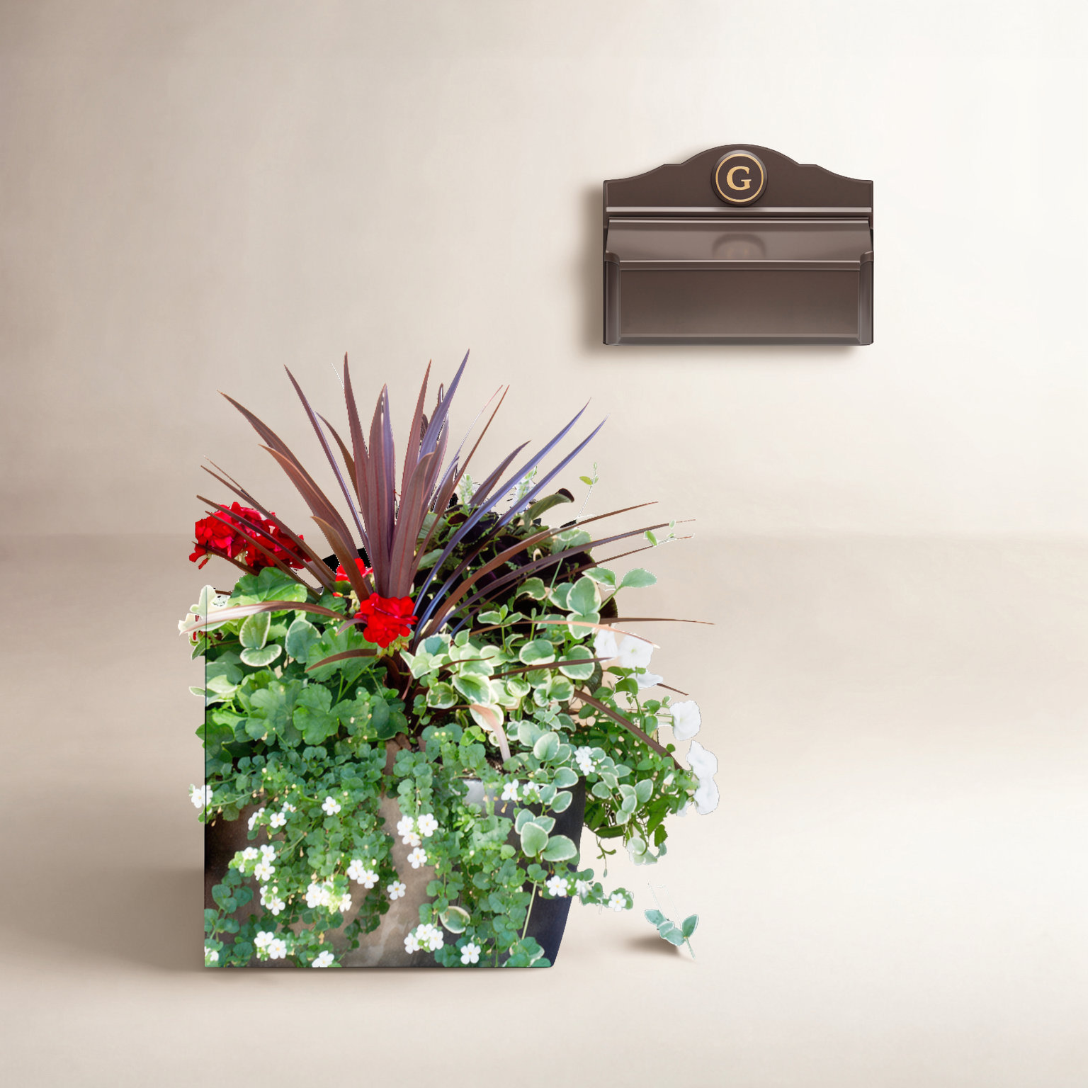 Colonial Wall Mounted Mailbox, Black/Silver, Yes