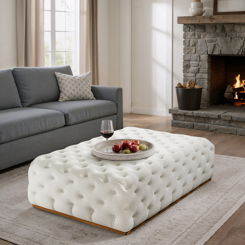 Table basse capitonnée par Stanley Furniture