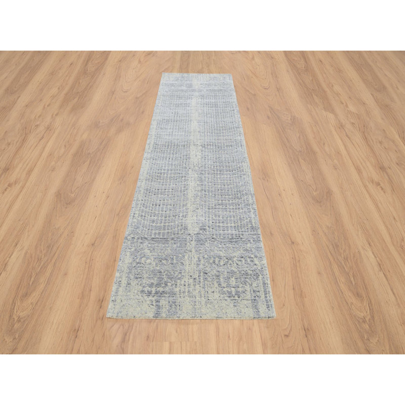 Tapis de couloir oriental 2 pi 6 po x 10 pi gris, jacquard tissé à la main, en laine et en soie à base de plantes, motif effacé transitionnel ton sur ton 7BD3EBE9C702459D8E0F2231FAFE9D04