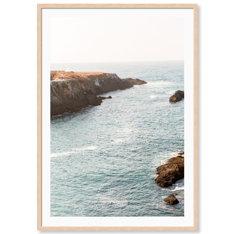 «Mendocino Bluff 3» par Carly Tabak - Photographie avec cadre, Bois naturel, L 26 po x H 36 po