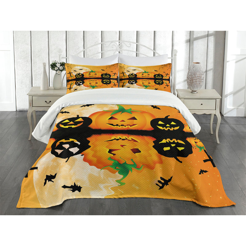 Ambesonne Halloween Bedspread Scary, King Bedspread + 2 Standard Shams
