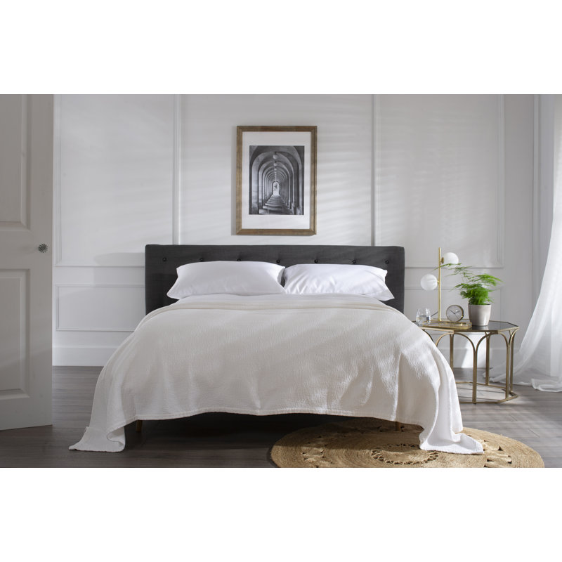 Guimraes Cotton Solid Colour Bedspread, White