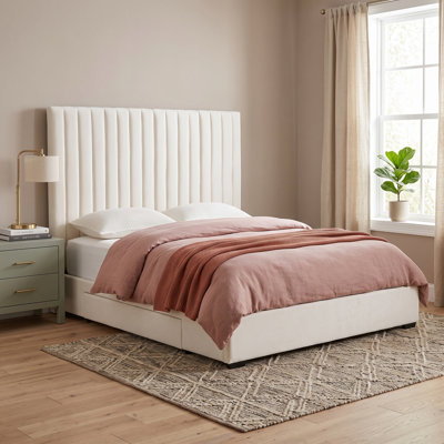 Lit plateforme moderne capitonné en velours avec tête de lit extra-haute et tiroirs de rangement, King, crème